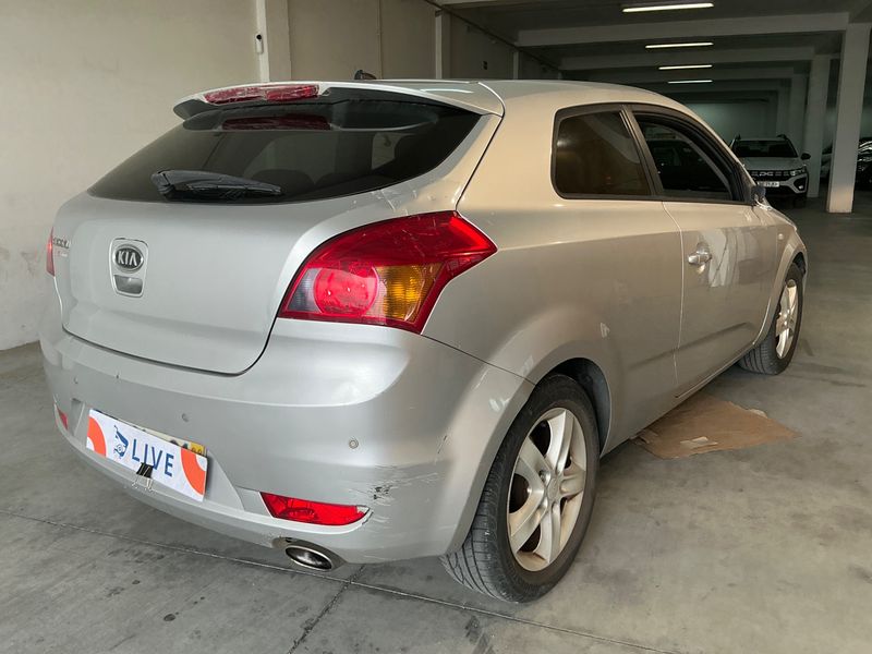 Kia cee'd 1.4 Basis 2008 – снимка 2