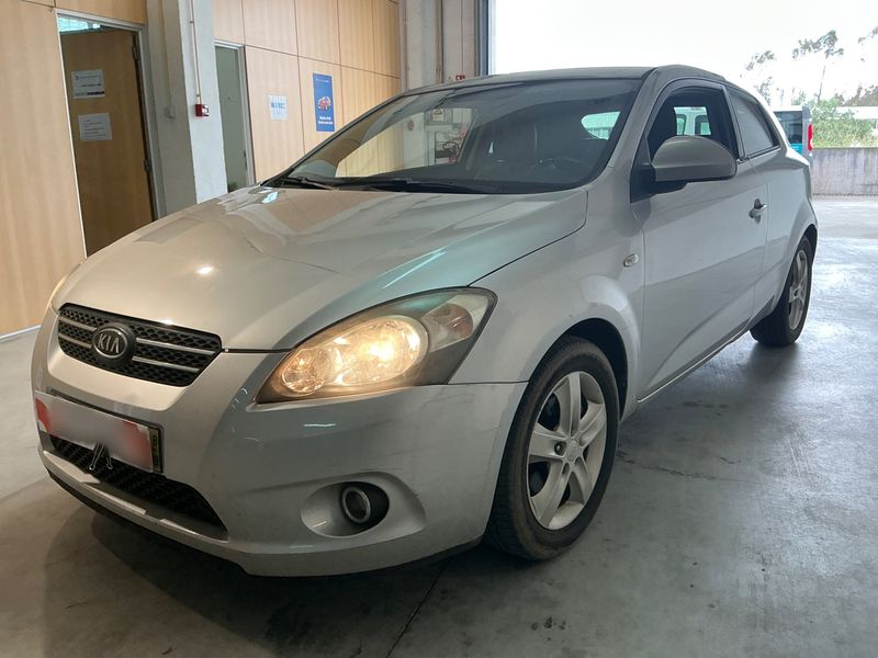 Kia cee'd 1.4 Basis 2008 – снимка 1