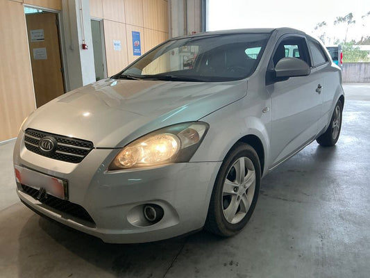 Kia cee'd 1.4 Basis 2008 – снимка 1