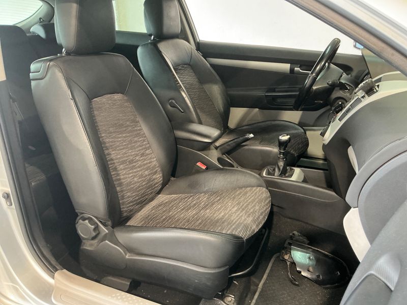 Kia cee'd 1.4 Basis 2008 – снимка 3