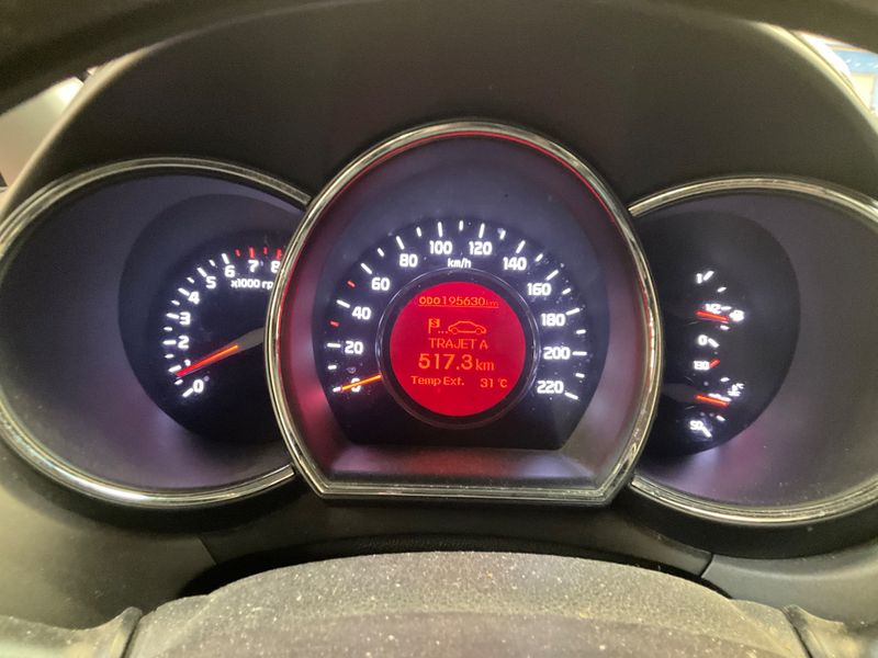 Kia Rio 1.4 Spirit 2012 – снимка 4