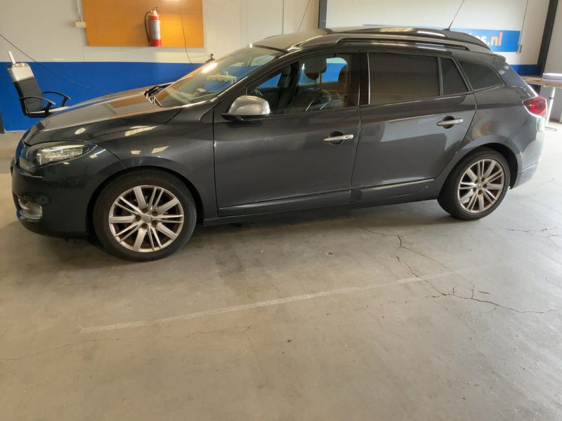 Renault Megane 1.5 dCi Dynamique 2012 – снимка 2