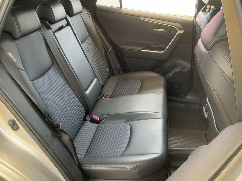Toyota RAV 4 2.5 Hybrid 4x2 Black Edition 2019 – снимка 19