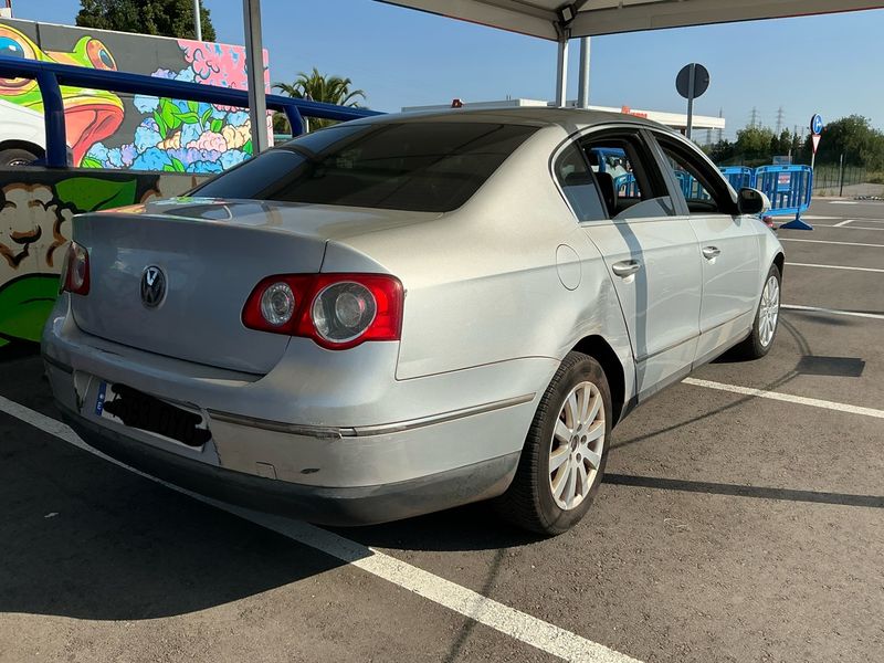 Volkswagen Passat 2.0 TDI Advance 2006 – снимка 2