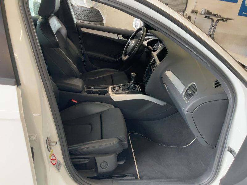 Audi A4 1.8 TFSI S line Sportpaket plus 2011 – снимка 17