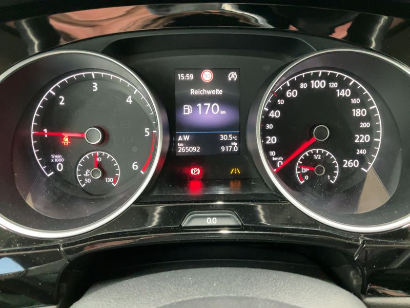 Volkswagen Touran 2.0 TDI Highline BlueMotion Tech 2016 – снимка 19
