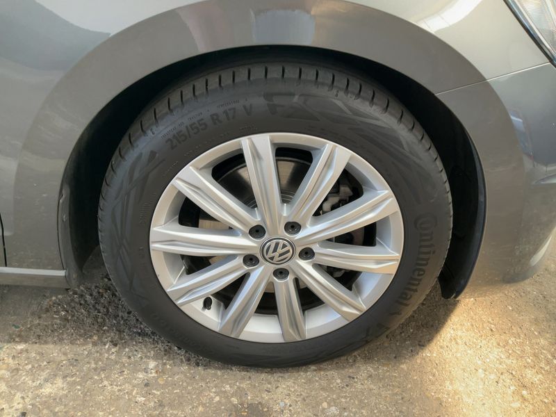 Volkswagen Touran 2.0 TDI Highline BlueMotion Tech 2016 – снимка 11