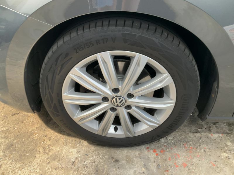 Volkswagen Touran 2.0 TDI Highline BlueMotion Tech 2016 – снимка 3