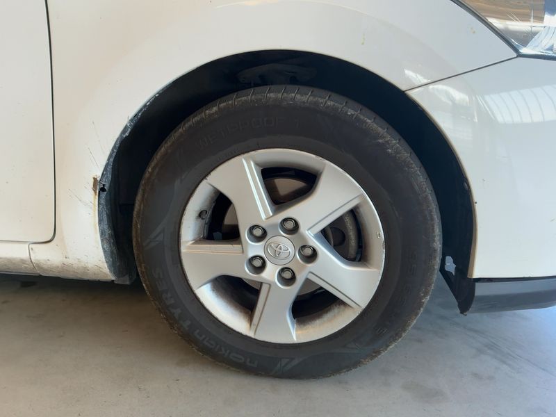 Toyota Auris 1.8 Hybrid Active 2011 – снимка 11
