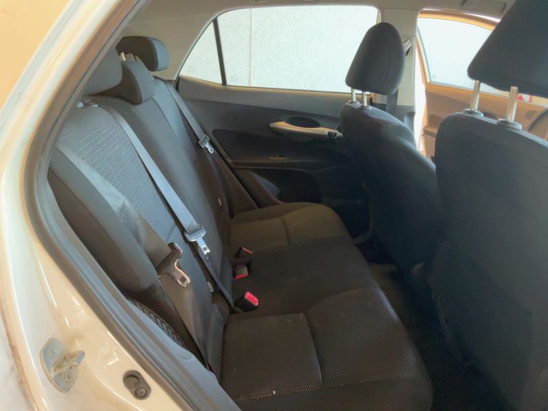Toyota Auris 1.8 Hybrid Active 2011 – снимка 19