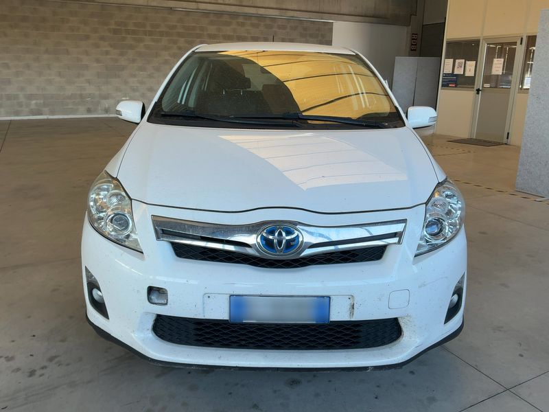Toyota Auris 1.8 Hybrid Active 2011 – снимка 14