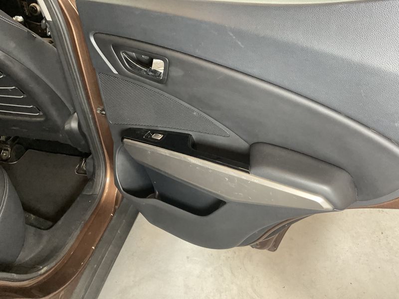Ssangyong Tivoli 1.6 Be 4x2 2016 – снимка 33