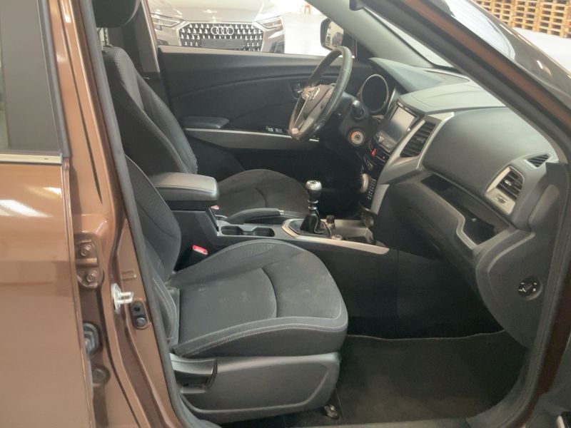 Ssangyong Tivoli 1.6 Be 4x2 2016 – снимка 16
