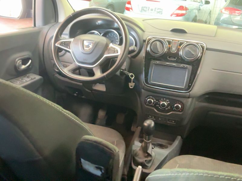 Dacia Lodgy 1.6 SCe Comfort 2019 – снимка 17