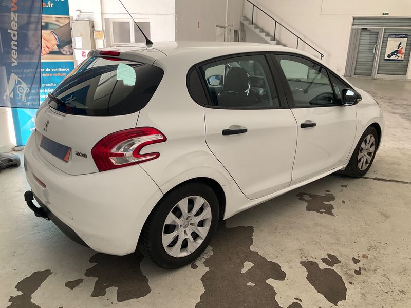 Peugeot 208 1.4 HDi Affaire Confort 2013 – снимка 2