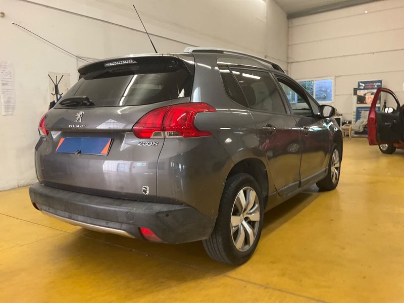 Peugeot 2008 1.2 VTi Style 2015 – снимка 2