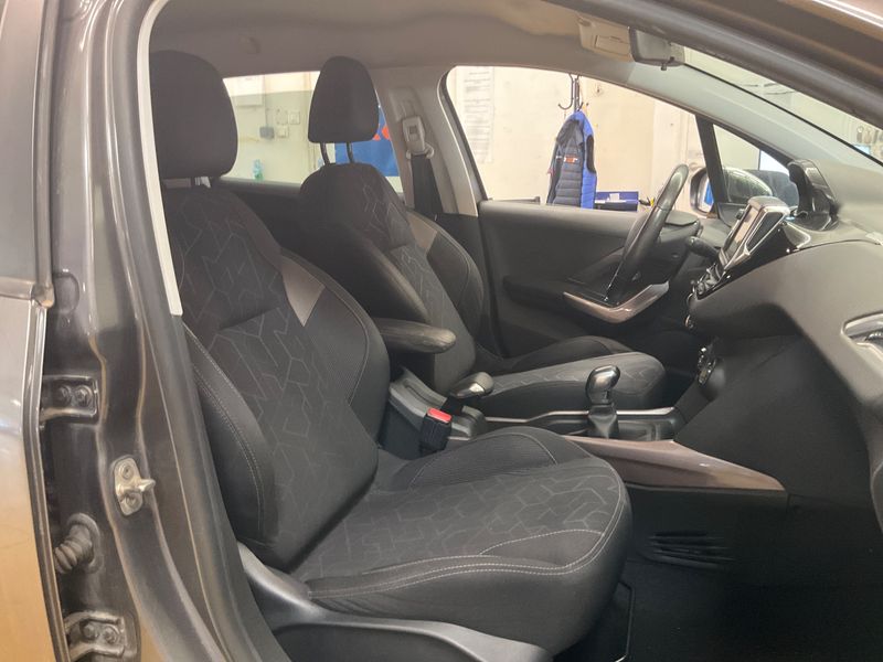 Peugeot 2008 1.2 VTi Style 2015 – снимка 3