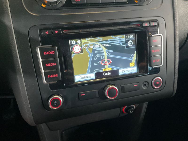 Volkswagen Touran 2.0 TDI Carat 2010 – снимка на щета