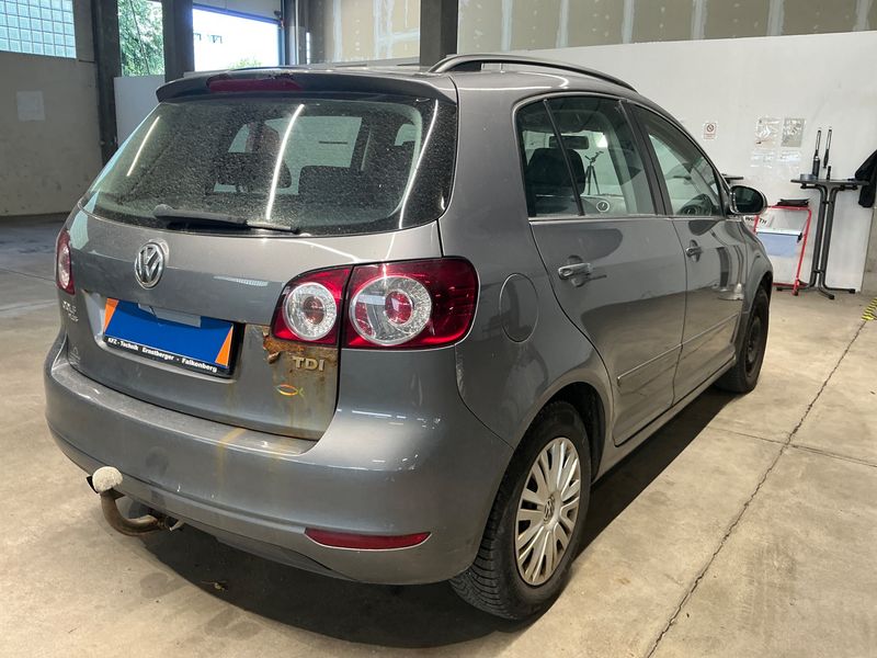 Volkswagen Golf VI Plus 2.0 TDI Trendline 2009 – снимка 2