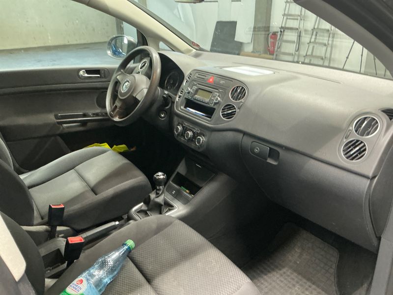 Volkswagen Golf VI Plus 2.0 TDI Trendline 2009 – снимка 3