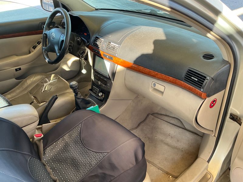 Toyota Avensis 2.2 D-4D Sol 2007 – снимка на щета