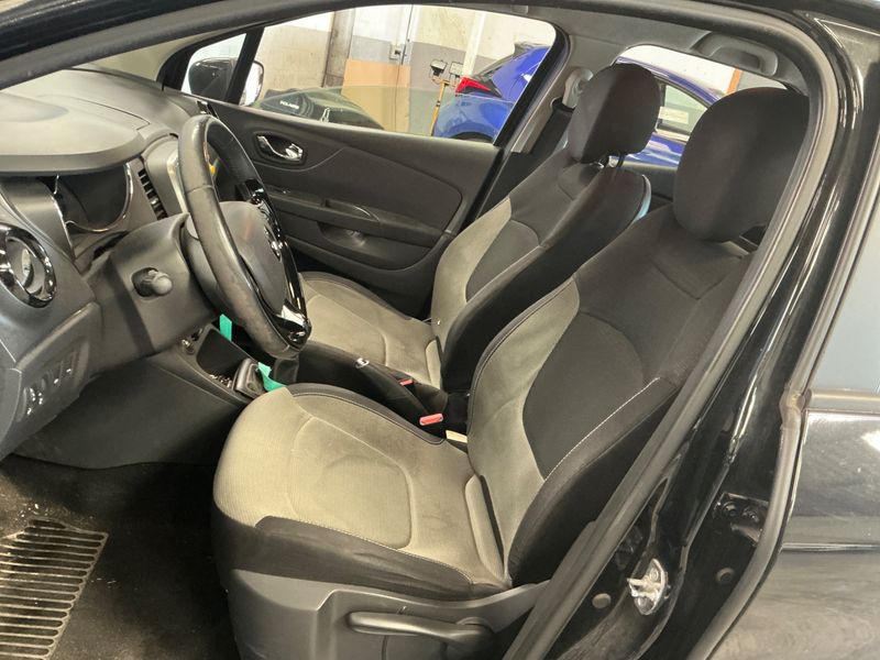 Renault Captur 1.5 dCi Energy Business 2015 – снимка 32