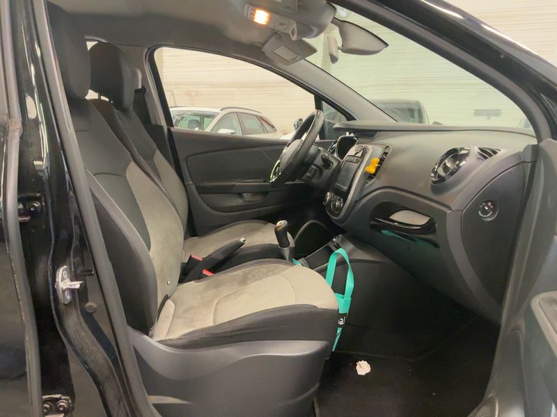 Renault Captur 1.5 dCi Energy Business 2015 – снимка 16