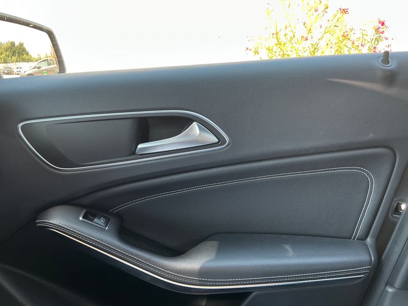 Mercedes-Benz A-Klasse A 180 BlueEfficiency Urban 2016 – снимка 22