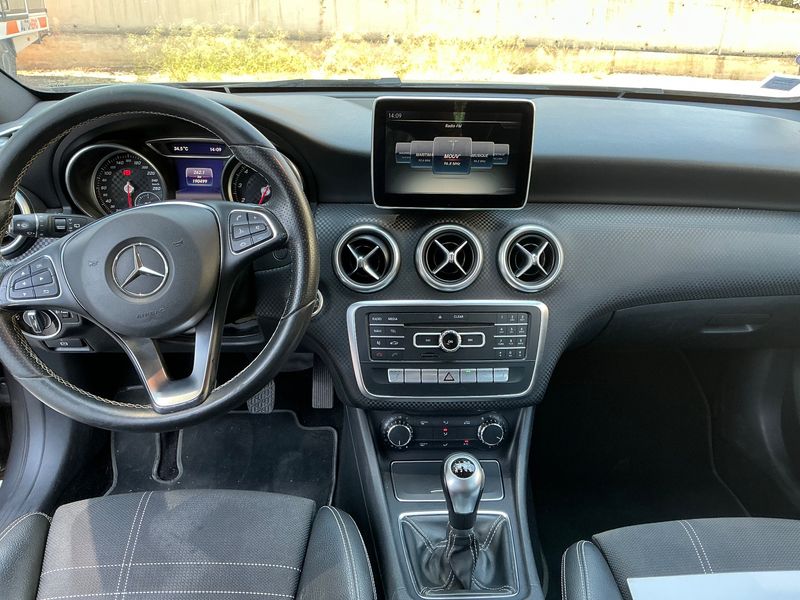 Mercedes-Benz A-Klasse A 180 BlueEfficiency Urban 2016 – снимка 17