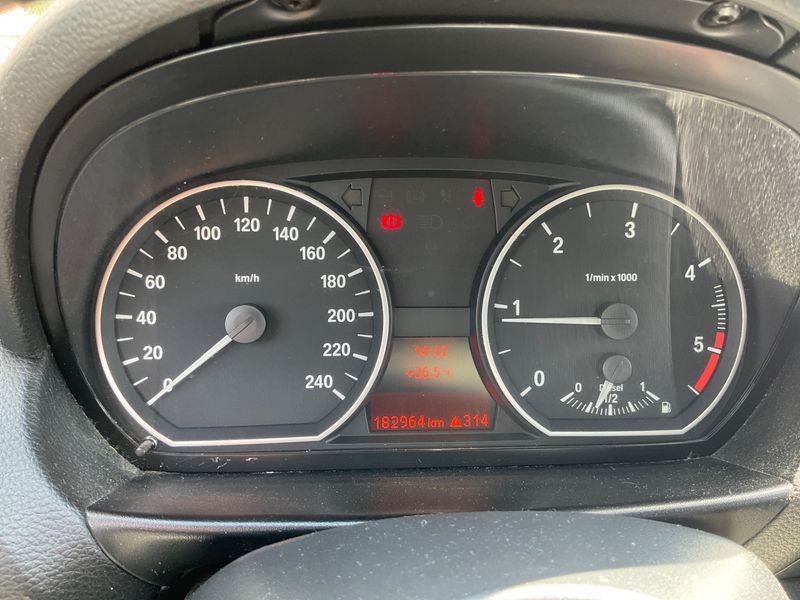 BMW 1er 116d 2011 – снимка 4