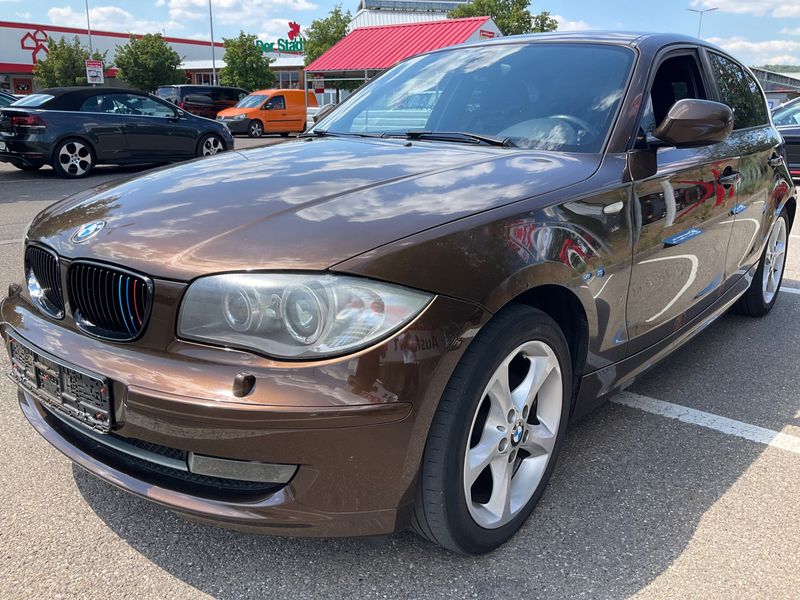 BMW 1er 116d 2011 – снимка 1