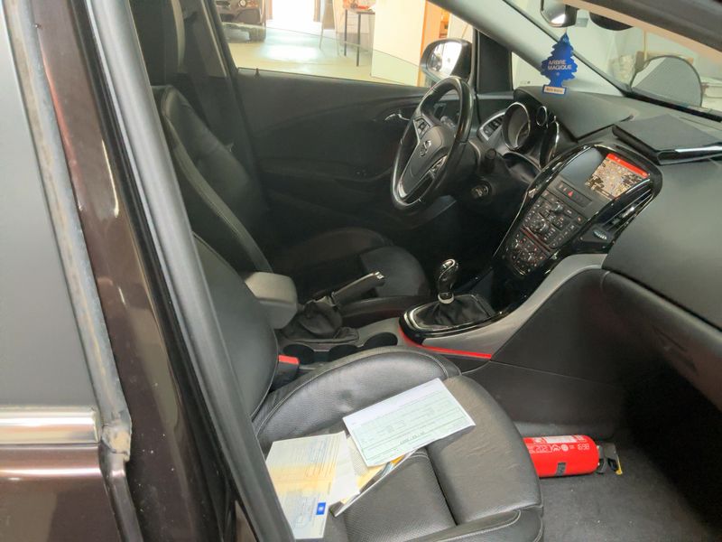 Opel Astra 1.6 CDTI DPF Elective ecoFlex 2015 – снимка 11