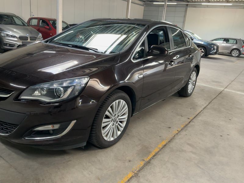Opel Astra 1.6 CDTI DPF Elective ecoFlex 2015 – снимка 2