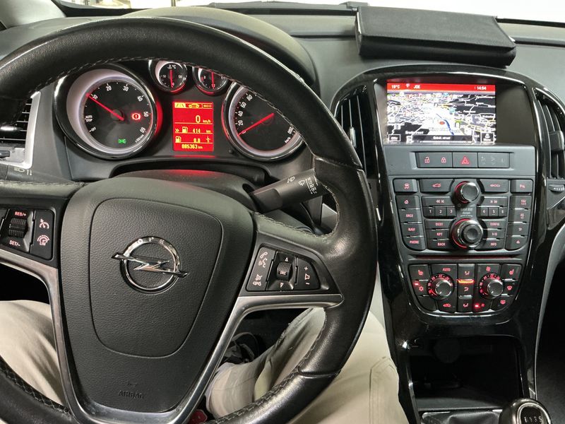 Opel Astra 1.6 CDTI DPF Elective ecoFlex 2015 – снимка 12