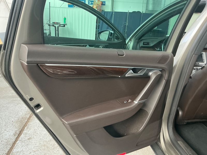 Volkswagen Passat 2.0 TSI 4Motion 2014 – снимка 29
