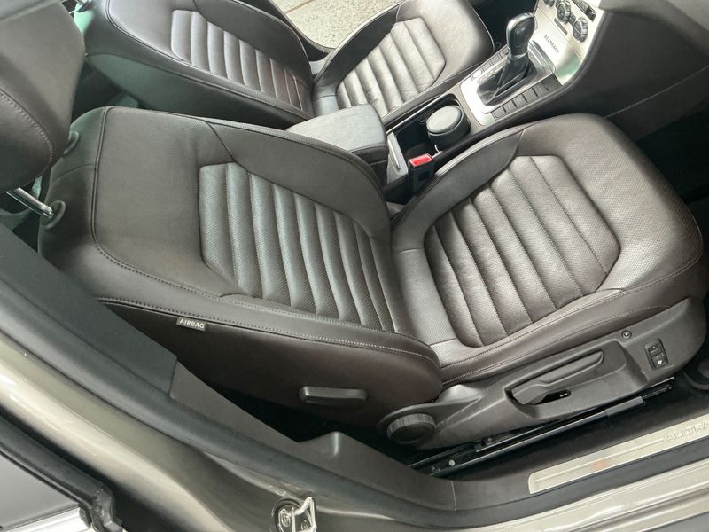Volkswagen Passat 2.0 TSI 4Motion 2014 – снимка 26