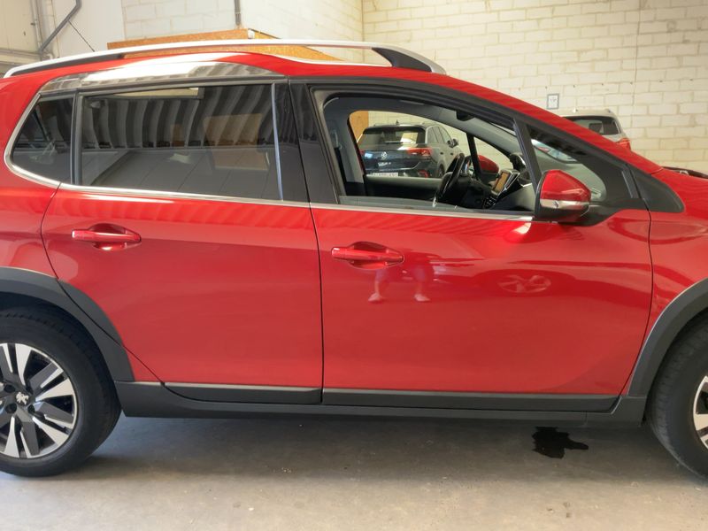 Peugeot 2008 1.2 e-VTi Allure 2017 – снимка 10