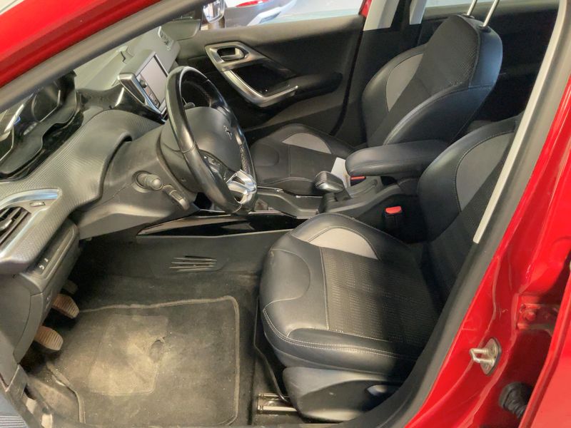 Peugeot 2008 1.2 e-VTi Allure 2017 – снимка 16