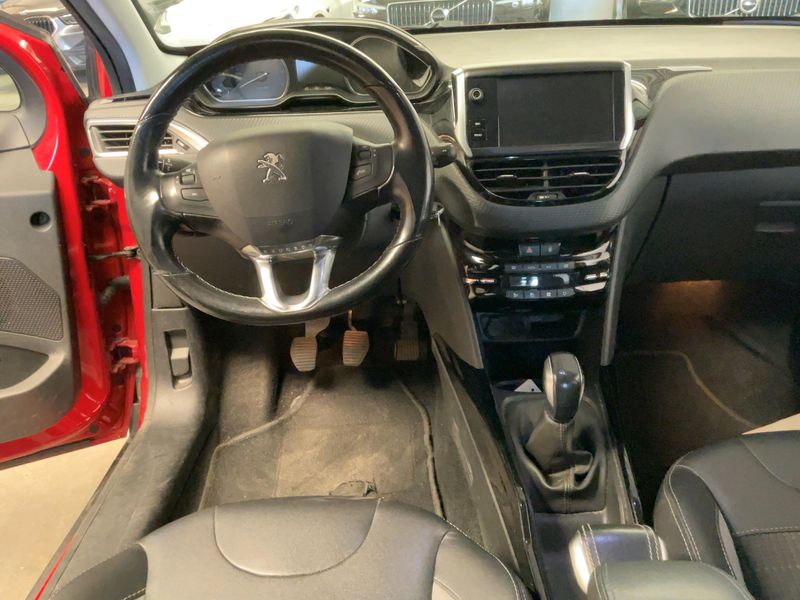 Peugeot 2008 1.2 e-VTi Allure 2017 – снимка 17