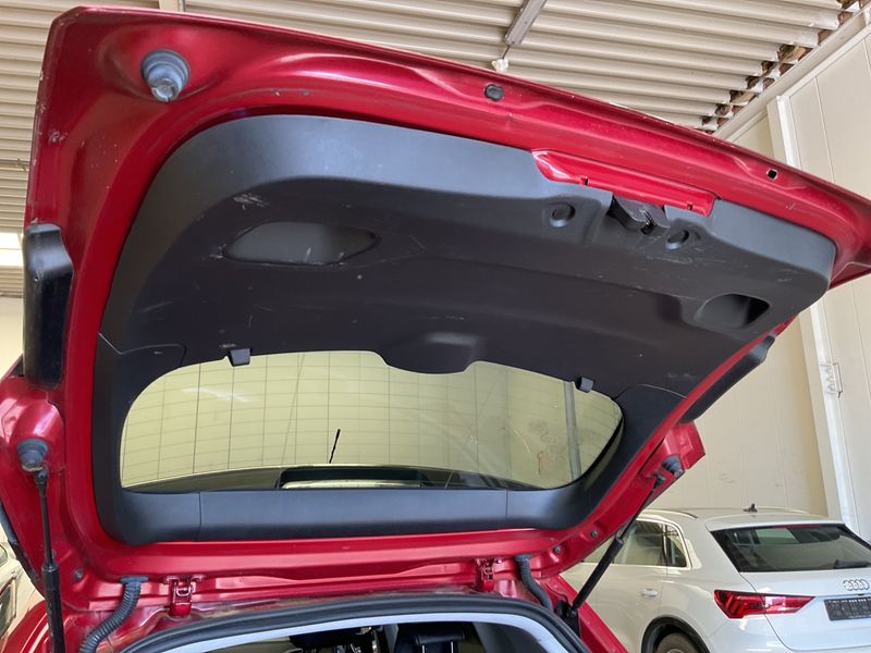 Peugeot 2008 1.2 e-VTi Allure 2017 – снимка 26