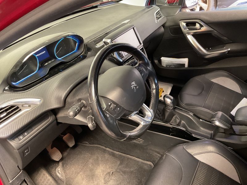 Peugeot 2008 1.2 e-VTi Allure 2017 – снимка 25