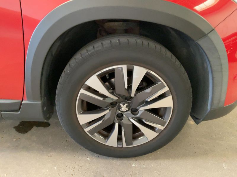Peugeot 2008 1.2 e-VTi Allure 2017 – снимка 11