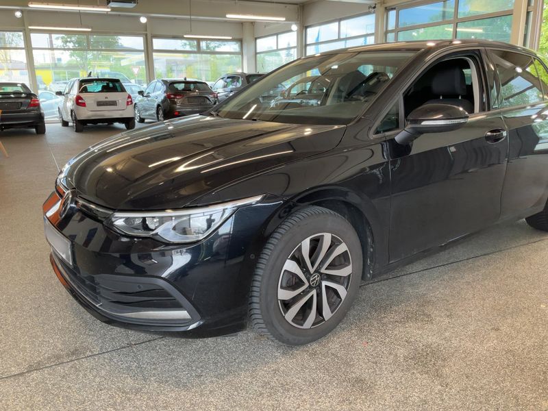 Volkswagen Golf VIII 1.5 eTSI ACT Active 2021 – снимка 2