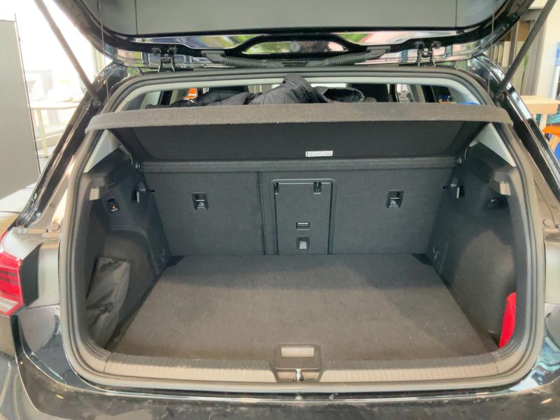 Volkswagen Golf VIII 1.5 eTSI ACT Active 2021 – снимка 15