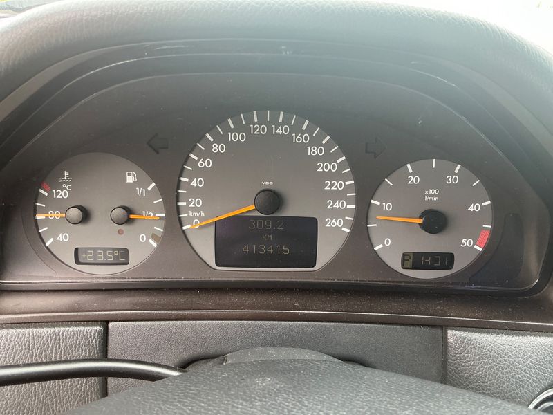 Mercedes-Benz E-Klasse E 320 CDI Avantgarde 2000 – снимка 4