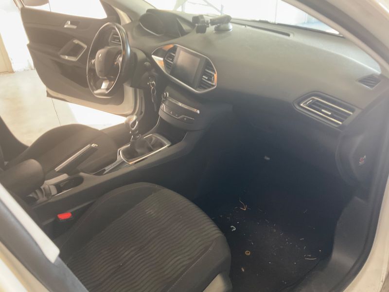 Peugeot 308 1.6 Blue-HDi Business Pack 2016 – снимка 3