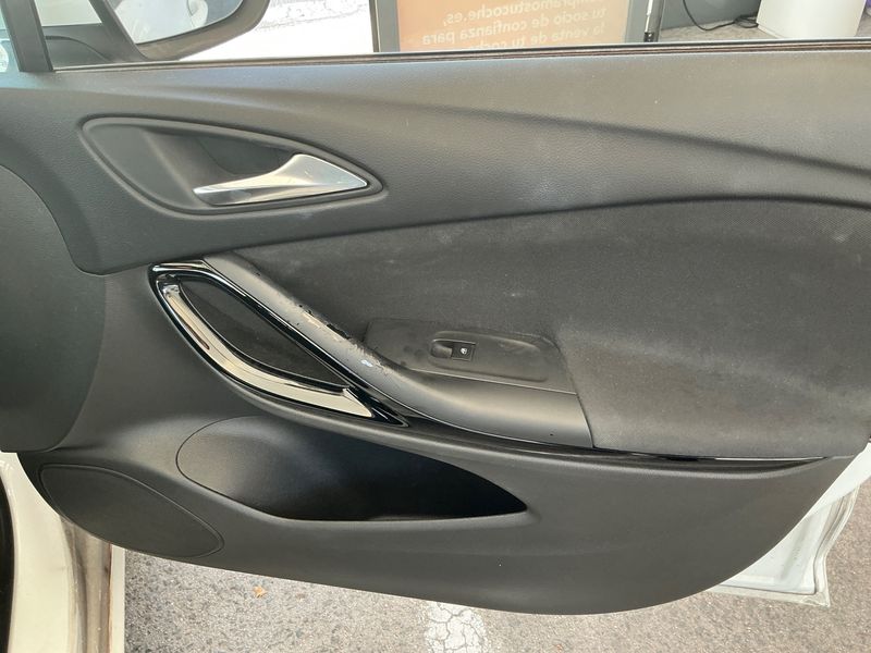 Opel Astra 1.6 CDTI DPF Dynamic 2017 – снимка 26