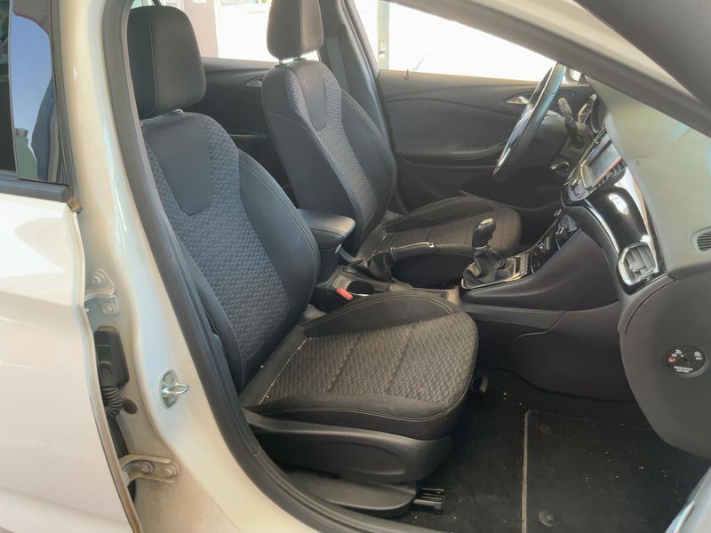 Opel Astra 1.6 CDTI DPF Dynamic 2017 – снимка 16