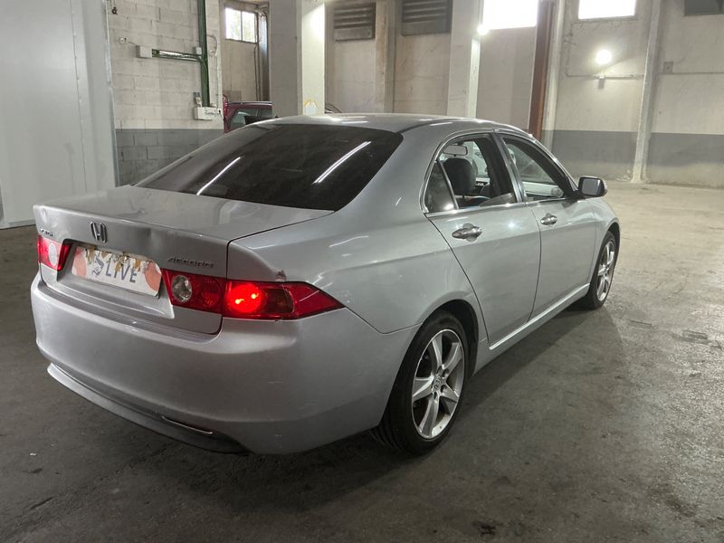Honda Accord 2.2 CTDI I-CTDi Executive 2005 – снимка 2