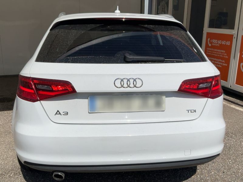 Audi A3 Sportback 1.6 TDI Attraction 2016 – снимка на щета 7